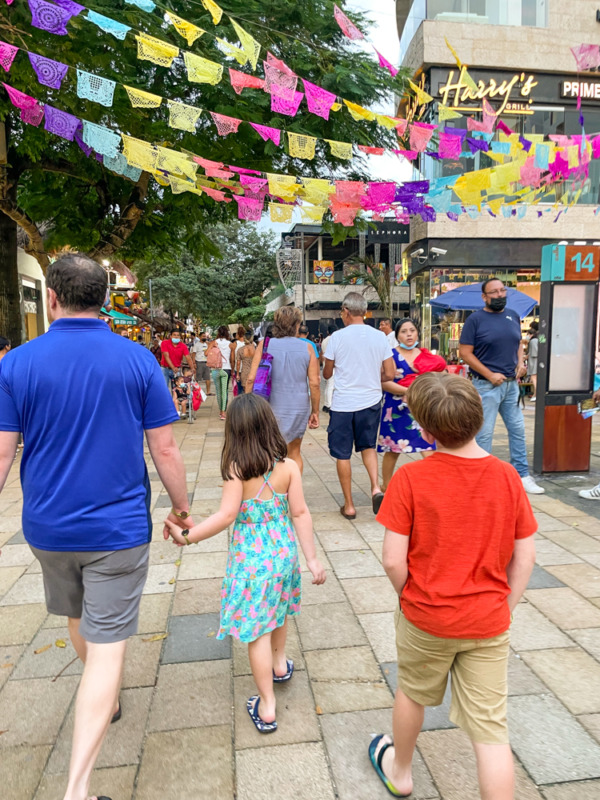 Things to Do with Kids on Fifth Avenue in Playa del Carmen